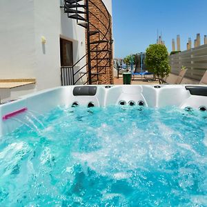 Deluxe Villa 8